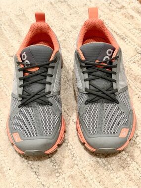 On Cloudflyer Women’s Running Shoes Size 6 Gray Pink Performance Sneakers